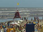 Tera-feira foi de sol e faixa de areia cheia no Litoral Norte do RS