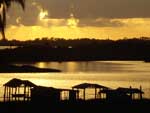 Amanhecer  beira da Lagoa de Garopaba, prximo da Praia da Ferrugem, em Garopaba/SC.