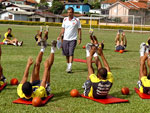Orientados pelos preparadores fsicos, os jogadores colorados realizaram treinos fsicos na manh desta quinta-feira, em Bento Gonalves