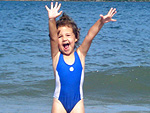 Giselle Ferreira: Essa  a minha filha Grasiele que no troca uma praia por nada. Ainda mais se for pra exibir o seu mai do Ava. Ela  fantica. Essa foto  na Praia do Sonho em Palhoa.