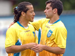 Odair e Eltinho comemoram gol do Ava
