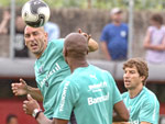Orteman, Tcheco e Morales durante o treino desta tera-feira