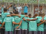 Antes do comeo do treinamento, os jogadores do Grmio fizeram uma orao em memria s vtimas do acidente com o nibus do Brasil-Pe