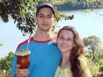 Ao fundo o Rio Iguau em Capanema - Cidade natal de minha noiva Beatriz ao meu lado na foto (e em todas as ocasies :) Te amo muito minha 