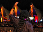 Cantor tamb�m levantou a galera no show do Rappa
