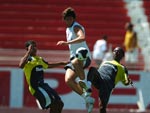 Os jogadores disputaram um racho no gramado principal