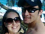 Karolline Pereira com o namorado Roberto, na Praia do Morro das Pedras
