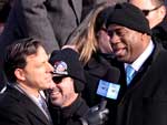 Personalidades famosas comparecem ao evento. Na foto, o ex-jogador de basquete Magic Johnson.
