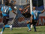 Depois do gol, o Grmio pressionou bastante