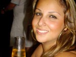 Fernanda em Sambaqui. Brindando a virada do ano. Essa foto ficou maravilhosa