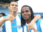 Zagueiro Emerson e Jef Silva, que atualmente est no futebol srvio...
