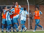 Davi comemora com os jogadores do Ava o gol que deu a vitria sobre a Chapecoense