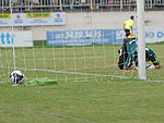 Goleiro Wilson toma frango no terceiro gol do Joinville