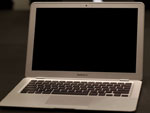 29 de janeiro de 2008: Steve Jobs apresente um computador retirado de dentro de um envelope. O MacBook Air