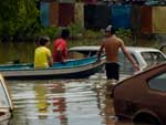 Barcos foram usados como locomoo pelas ruas de Pelotas