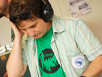 O DJ Marquinhos Espndola fez o esquenta para o pocket show
