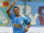 Sporting Cristal 2x1 Estudiantes – Roberto Palacios, do Sporting, comemora o gol da vitria do Sporting Cristal contra o Estudiantes, nesta quinta-feira (29) em Lima