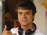 O DJ Rafael Pigozzi tocou na Sunset Party, sbado, 10, na praia Mole