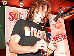Rodrigo Sha tocou sax, clarinete, violo e cantou