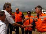 O secretrio Nacional de Defesa Civil, Roberto Guimares, esteve na rea atingida pela enxurrada, no sbado (31/01)