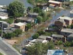 Os moradores da Vila Farroupilha, em Pelotas, comeam a retornar para suas casas