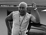Jair &quot;Gacho&quot;, em Linhares (ES), com seu carro em homenagem ao Grmio