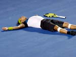 Depois de quatro horas de durao, Nadal fecha o quinto e decisivo set em 6/2. Pela primeira vez ele vence um Grand Slam em quadra rpida