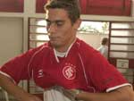 No incio de 2004, chegava ao Inter o jovem e franzino meia do Guarani Alex, na poca conhecido como Alex Rafael