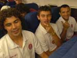 Alex, junto a Bolvar e Iarley, em uma das tantas viagens que fez pelo Inter