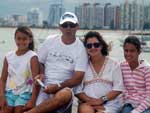 &quot;Meus amigos Barbara Souto, T.Jorge Souto, T.Roselaine Souto e Gergia Soute de Santana do Livramento, em Punta Del Este&quot;