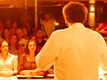 O chef Emmanuel Bassoleil ministrou o Workshop de Gastronomia Internacional no Bistr Um Lugar, na Lagoa da Conceio
