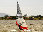A regata de windsurf aproveitou o vento da Lagoa da Conceio