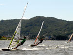 O desafio de windsurf misturou atletas de todas as idades