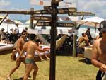 A embaixada da Mole foi um dos points de gente bonita e interessante no vero de Floripa