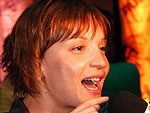A apresentadora do Patrola Tata Fromholz marcou presena na festa  