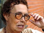 O documentrio 'vulos de Eli&quot; est em execuo. Imagens da artista em seu Mundo Ovo foram captadas entre 2005 e 2006 e retomadas em 2008