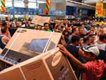 O Carrefour abriu ao pblico, nesta quinta-feira (05/02), a terceira loja na Capital com grande movimentao