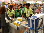 O Carrefour est no Brasil h 33 anos e tm 770 unidades, em 17 Estados