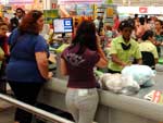 A loja exibe aos gachos o novo modelo de hipermercado que o grupo francs comea a implantar no Brasil