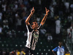 Bruno Perone comemora o primeiro gol do clssico