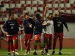 Lo Dias comemora o gol