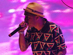 Rapper D2 misturou ritmos no palco com beatbox