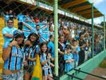 Para no deixar tristes os torcedores, a equipe decidiu fazer um racho aberto para a torcida aps o treino