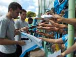 Jogadores distribuiram autgrafos