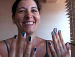 A cozinheira Jussara Gasparetto, 34, assistir a seu primeiro clssico. Ontem, aproveitou o dia de folga para pintar as unhas das mos de azul, preto e branco