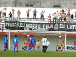 Schwenck marcou de pnalti o gol da vitria do Figueirense e a torcida fez a festa