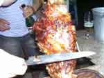 Eu assando mais um churrasco