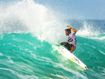 Fbio Gouveia avanou para a rodada dos 48 melhores em sua estria no Hang Loose Pro Contest 2009