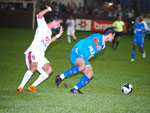 Leandro e Andr Turatto na disputa pela bola
