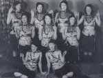 Mulheres fantasiadas de bombeiras voluntrias de joinville, em 1938